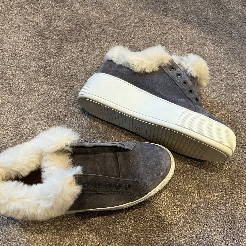 J Slides NWOT fur lined suede sneakers size 7 women’s